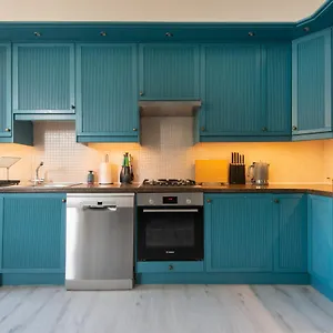 Newly Renovated Modern Brighton